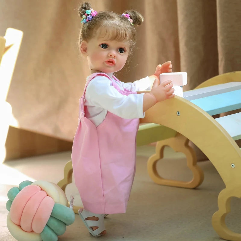 Bebê Reborn de Silicone Cloe