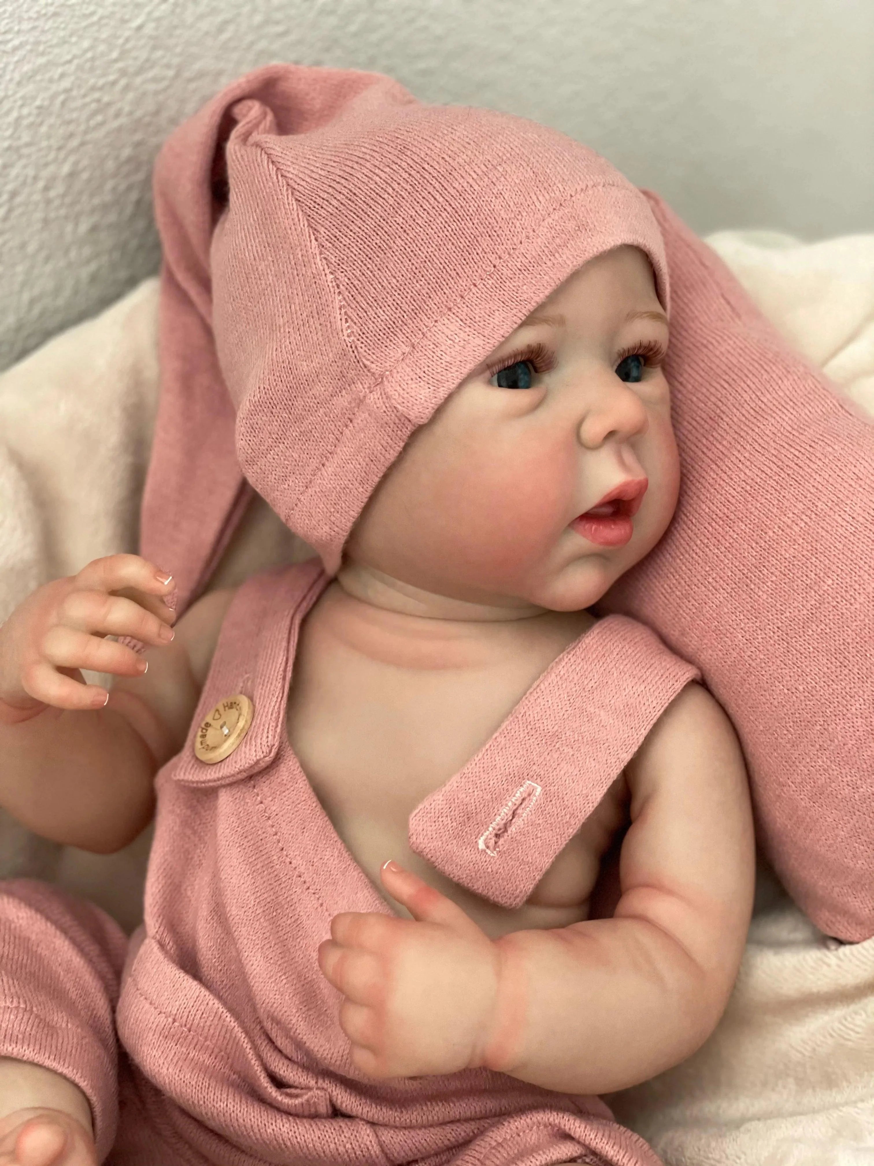Boneca Bebê Reborn Lia - Coleção Limitada